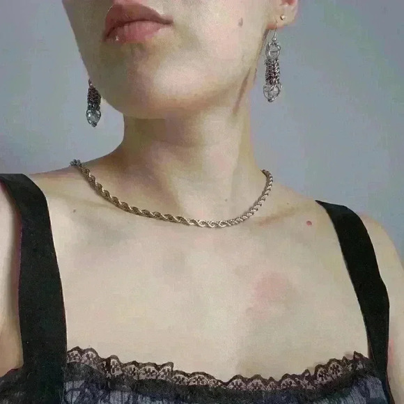 Silver chainmaille earrings with clear beads ✦ mermaid style dangle earrings ✦ - Picture 7 of 10